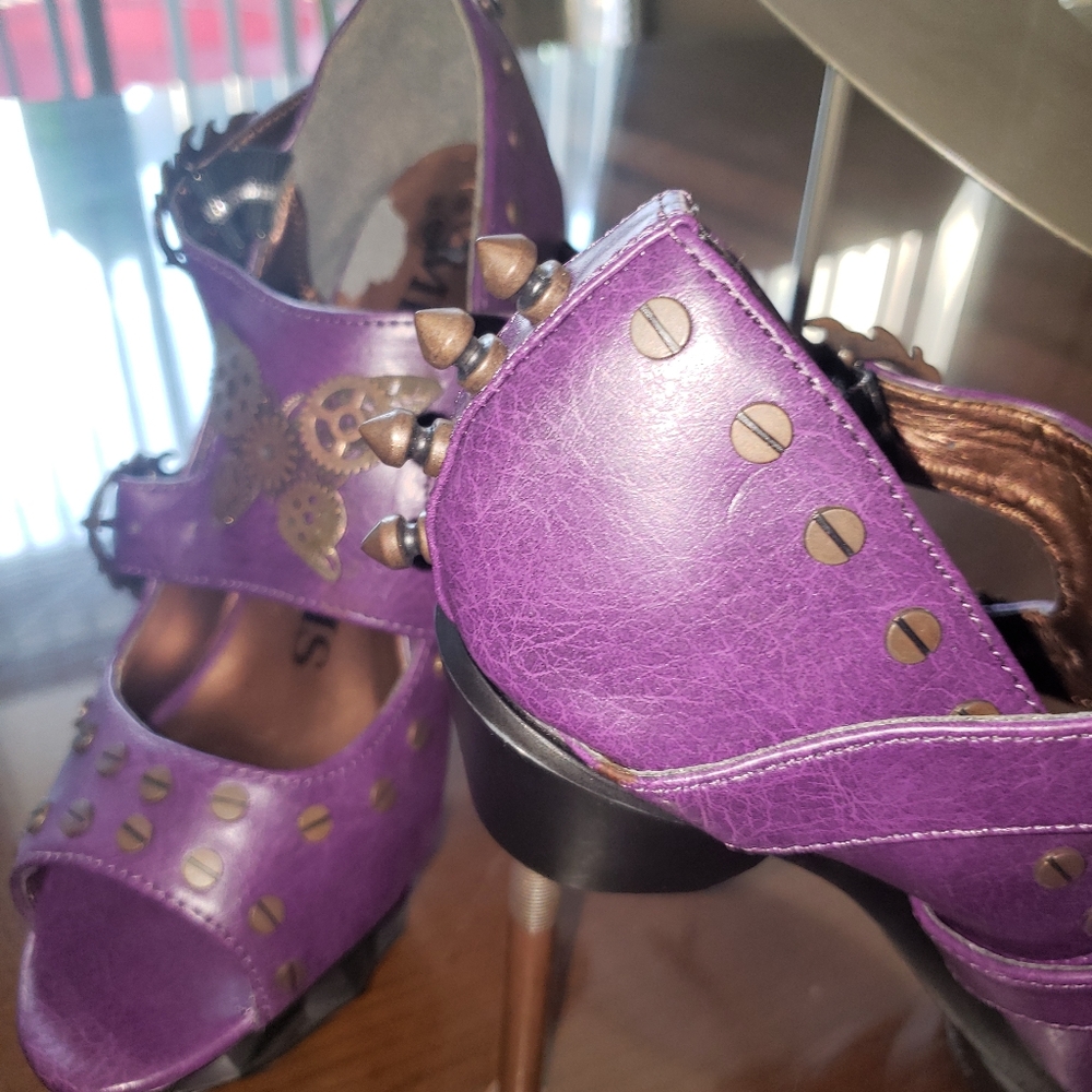 Shoes - Picture 4 of 4